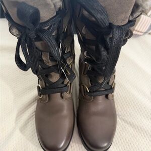 Sorel Women's Dark Brown Lace-Up Boots